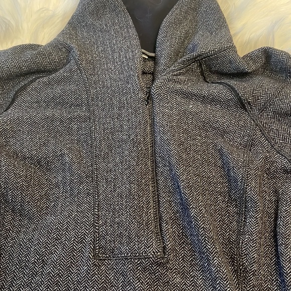 Size 6 Lululemon Half Zip Sweater - Picture 2 of 5